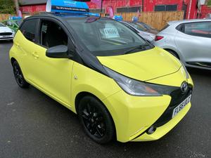 Toyota AYGO 1.0 VVT-i x-cite 3 Yellow Bi-Tone Euro 6 5dr