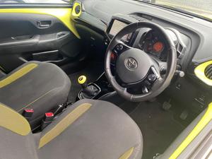 Toyota AYGO 1.0 VVT-i x-cite 3 Yellow Bi-Tone Euro 6 5dr