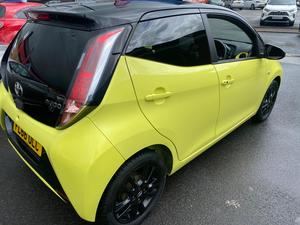 Toyota AYGO 1.0 VVT-i x-cite 3 Yellow Bi-Tone Euro 6 5dr