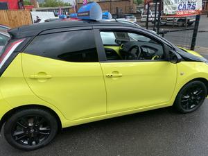 Toyota AYGO 1.0 VVT-i x-cite 3 Yellow Bi-Tone Euro 6 5dr