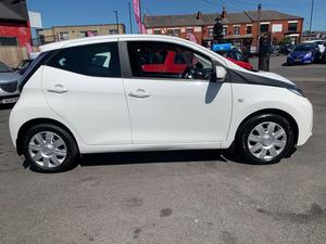Toyota AYGO 1.0 VVT-i x-play Euro 5 5dr Euro 5