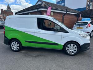 Ford Transit Courier 1.5 TDCI L1 H1 6dr