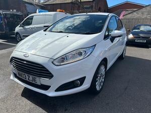 Ford Fiesta 1.5 TDCI Titanium EURO 5 5dr