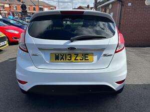 Ford Fiesta 1.5 TDCI Titanium EURO 5 5dr