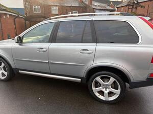 Volvo XC90 2.4 D5 R-Design SE Geartronic AWD 5dr