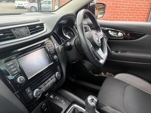 Nissan Qashqai 1.3 DIG-T N-Connecta EURO 6 (s/s) 5dr