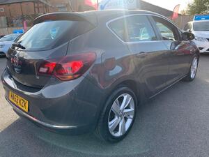 Vauxhall Astra 1.6 16V SRI EURO 5 5dr