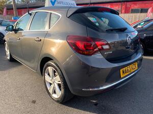 Vauxhall Astra 1.6 16V SRI EURO 5 5dr