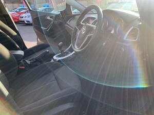 Vauxhall Astra 1.6 16V SRI EURO 5 5dr