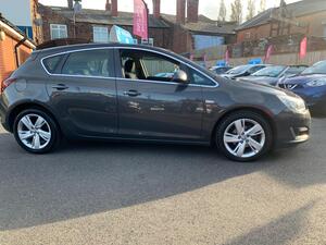Vauxhall Astra 1.6 16V SRI EURO 5 5dr