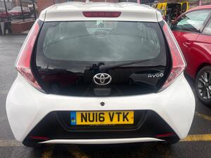 Toyota AYGO 1.0 VVT-i X EURO 5 5dr EURO 5