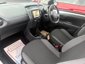 Toyota AYGO 1.0 VVT-i X EURO 5 5dr EURO 5