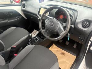 Toyota AYGO 1.0 VVT-i X EURO 5 5dr EURO 5