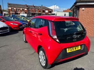 Toyota AYGO 1.0 VVT-i x-play EURO 5 5dr EURO 5