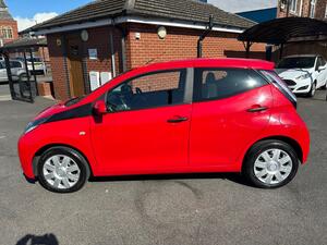 Toyota AYGO 1.0 VVT-i x-play EURO 5 5dr EURO 5