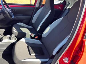 Toyota AYGO 1.0 VVT-i x-play EURO 5 5dr EURO 5
