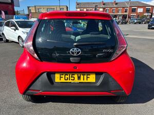 Toyota AYGO 1.0 VVT-i x-play EURO 5 5dr EURO 5