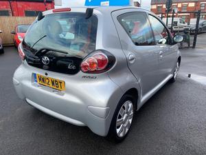 Toyota AYGO 1.0 VVT-i Ice Euro 5 5dr