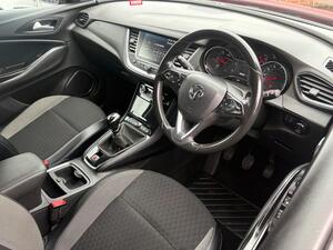 Vauxhall Grandland X 1.6 Turbo D BlueInjection Sport NAV EURO 6 (s/s) 5dr