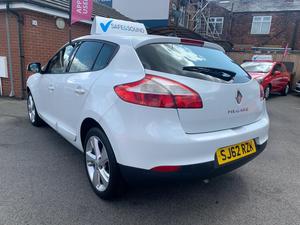 Renault Megane 1.6 16V Dynamique TomTom Euro 5 5dr