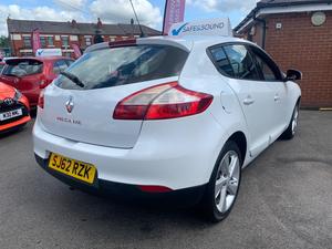 Renault Megane 1.6 16V Dynamique TomTom Euro 5 5dr