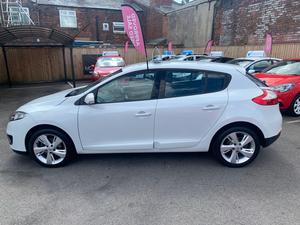 Renault Megane 1.6 16V Dynamique TomTom Euro 5 5dr