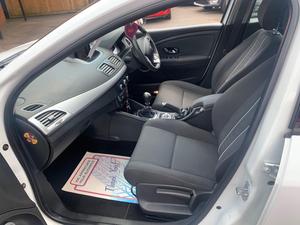 Renault Megane 1.6 16V Dynamique TomTom Euro 5 5dr
