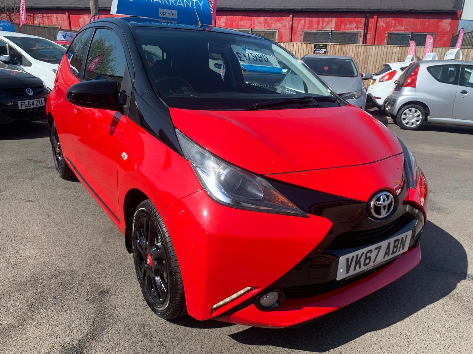 Toyota AYGO 1.0 VVT-i x-cite 4 Red Bi-Tone Euro 6 5dr