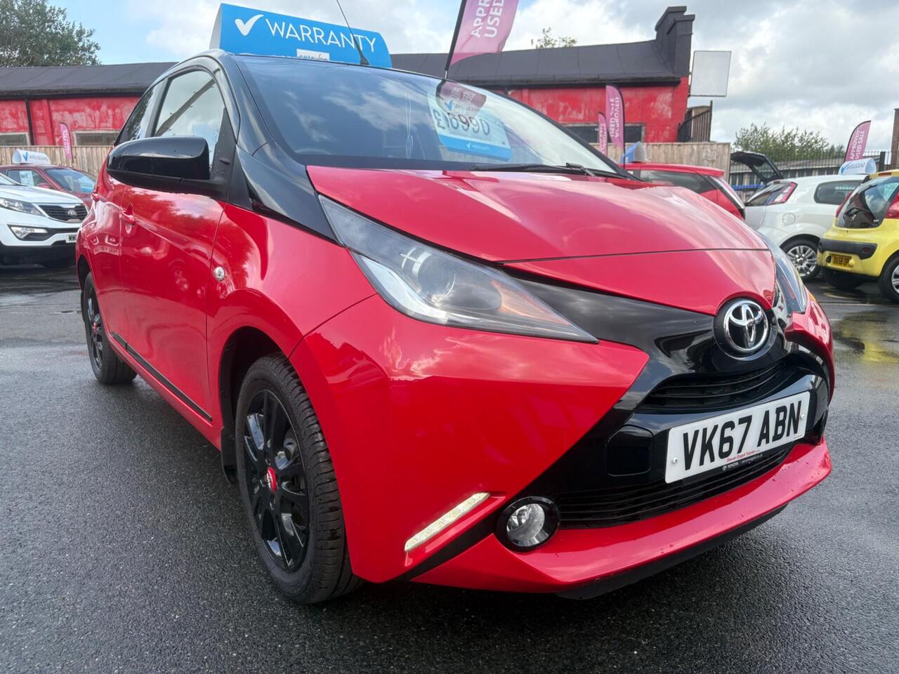 Toyota AYGO 1.0 VVT-i x-cite 4 Red Bi-Tone Euro 6 5dr