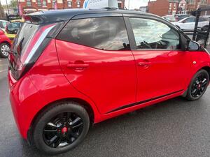 Toyota AYGO 1.0 VVT-i x-cite 4 Red Bi-Tone Euro 6 5dr