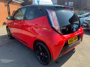Toyota AYGO 1.0 VVT-i x-cite 4 Red Bi-Tone Euro 6 5dr