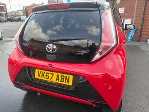 Toyota AYGO 1.0 VVT-i x-cite 4 Red Bi-Tone Euro 6 5dr