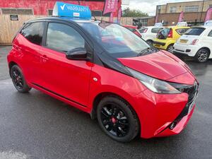Toyota AYGO 1.0 VVT-i x-cite 4 Red Bi-Tone Euro 6 5dr