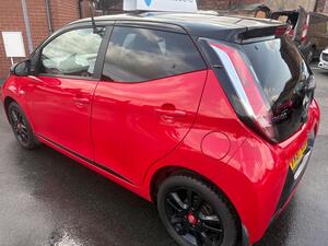 Toyota AYGO 1.0 VVT-i x-cite 4 Red Bi-Tone Euro 6 5dr
