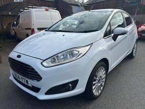 Ford Fiesta 1.5 TDCI Titanium EURO 5 5dr