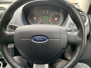 Ford Fiesta 1.4 Ghia 5dr