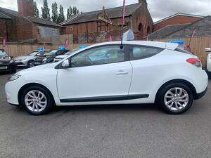 Renault Megane 1.6 16V Expression + Euro 5 3dr