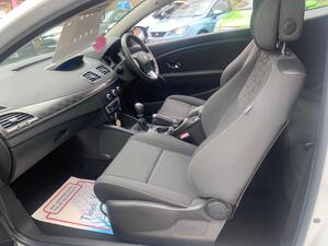 Renault Megane 1.6 16V Expression + Euro 5 3dr