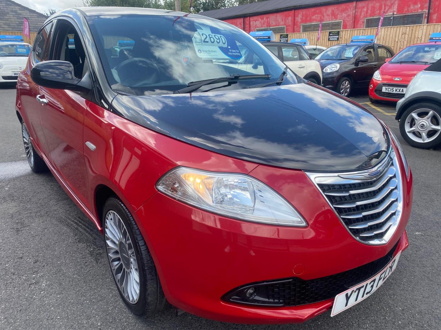 Chrysler Ypsilon 1.2 Black&Red Euro 5 (s/s) 5dr