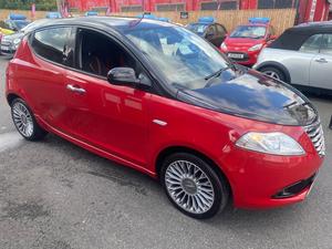 Chrysler Ypsilon 1.2 Black&Red Euro 5 (s/s) 5dr