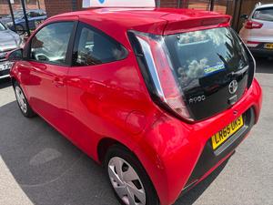 Toyota AYGO 1.0 VVT-i x-play Euro 5 3dr Euro 5