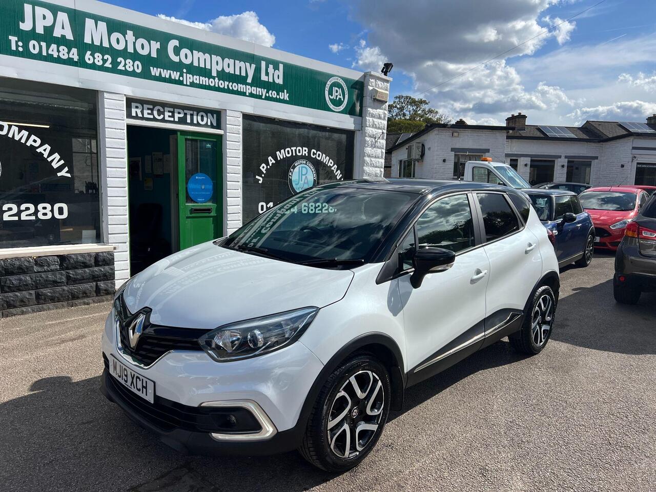Renault Captur 1.5 dCi ENERGY Iconic SUV 5dr Diesel Manual Euro 6 (s/s) (90 ps)