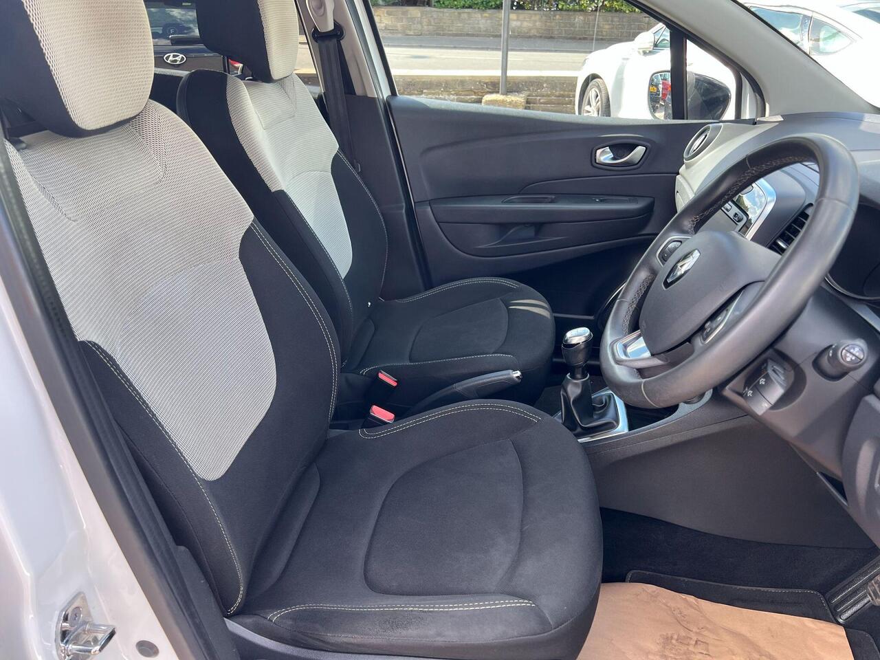 Renault Captur 1.5 dCi ENERGY Iconic SUV 5dr Diesel Manual Euro 6 (s/s) (90 ps)
