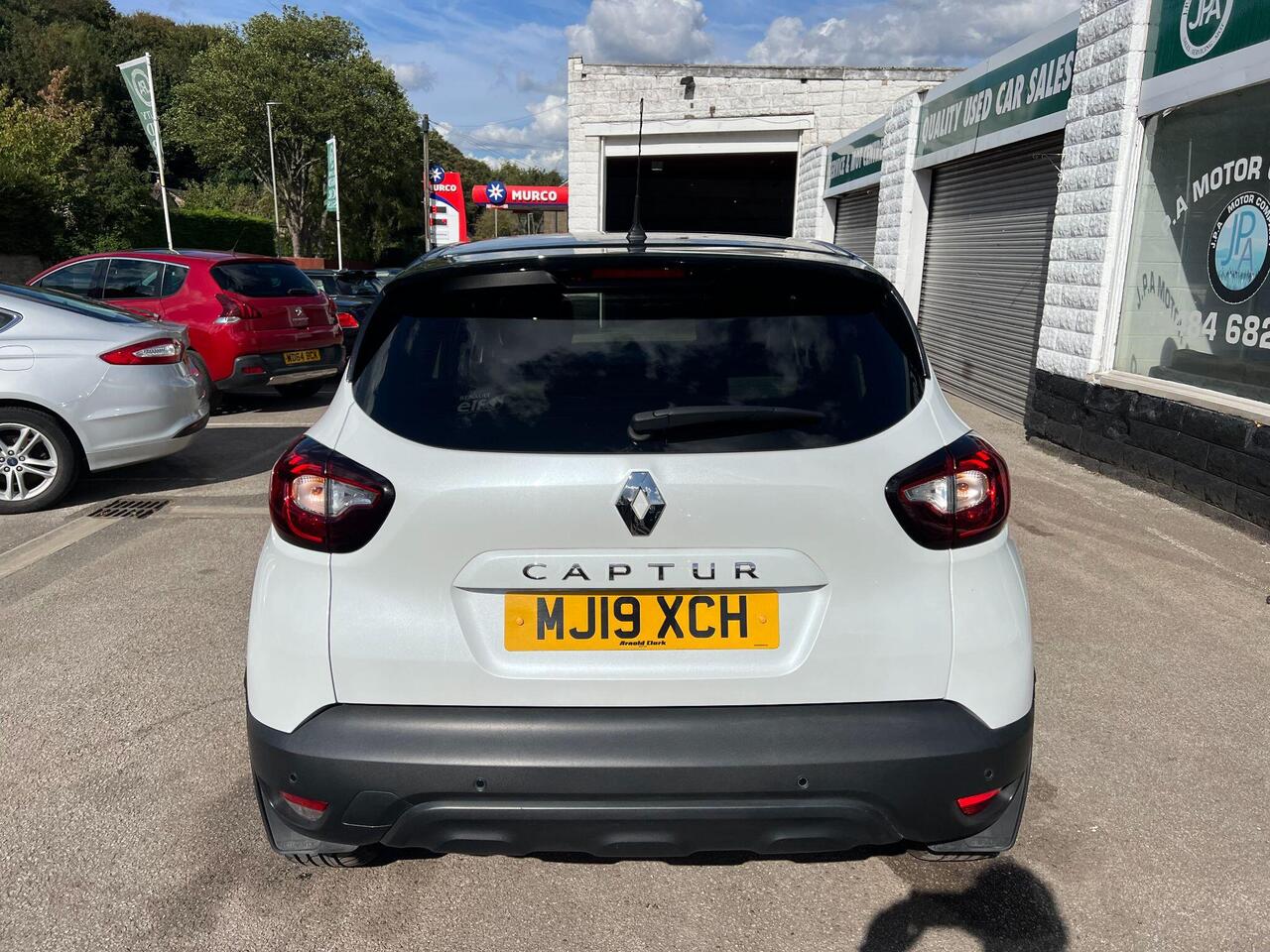 Renault Captur 1.5 dCi ENERGY Iconic SUV 5dr Diesel Manual Euro 6 (s/s) (90 ps)