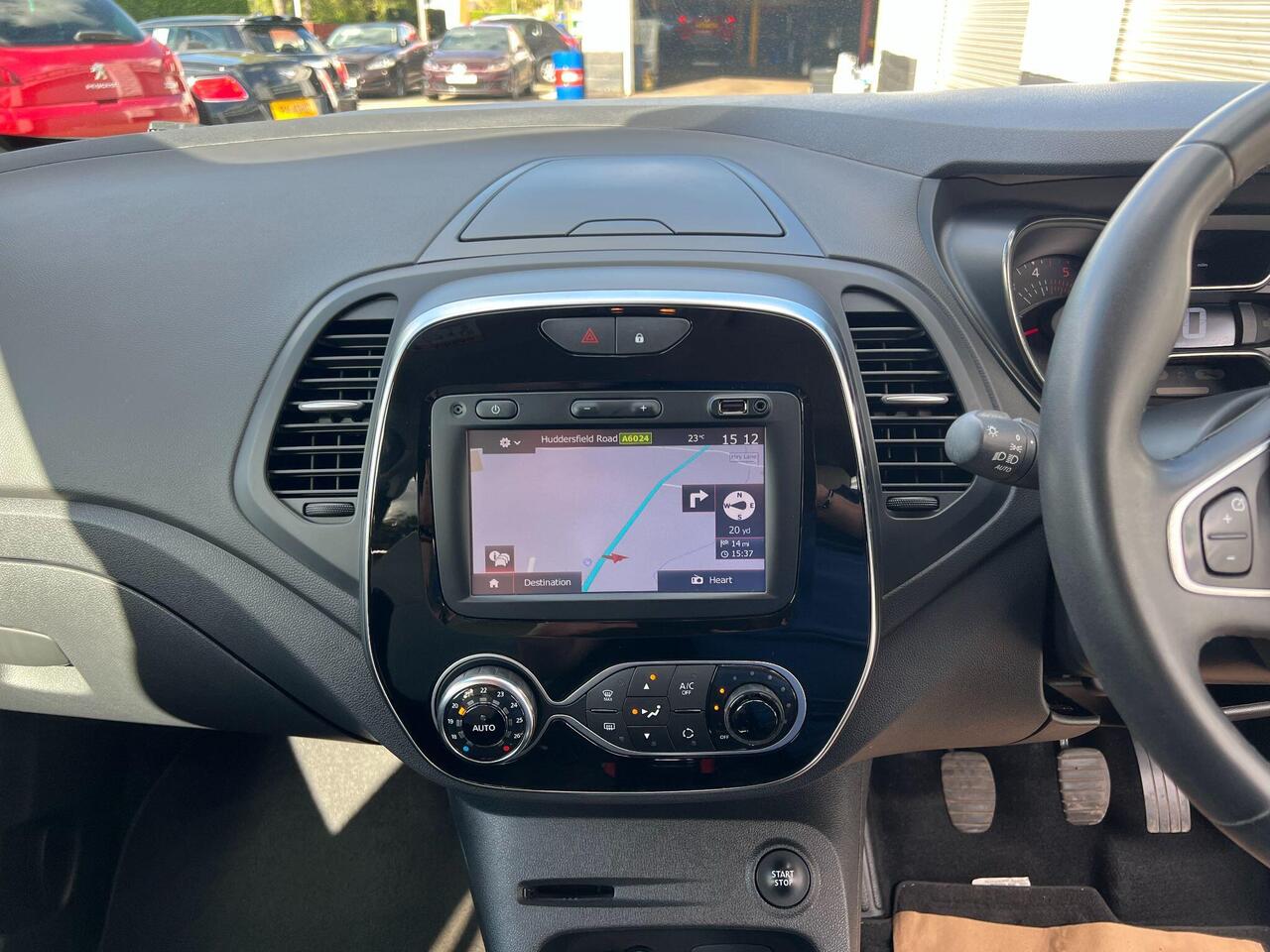 Renault Captur 1.5 dCi ENERGY Iconic SUV 5dr Diesel Manual Euro 6 (s/s) (90 ps)