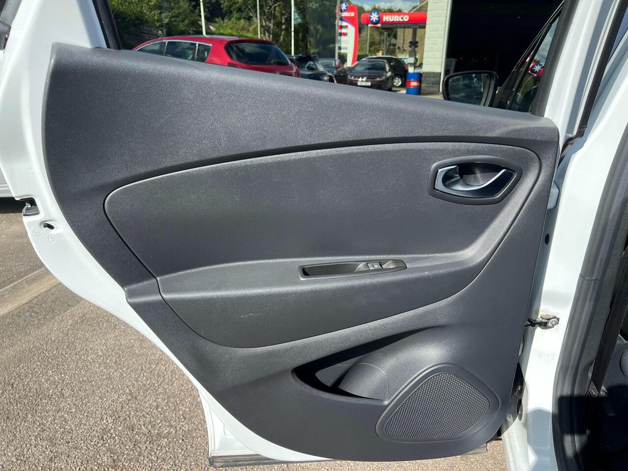 Renault Captur 1.5 dCi ENERGY Iconic SUV 5dr Diesel Manual Euro 6 (s/s) (90 ps)