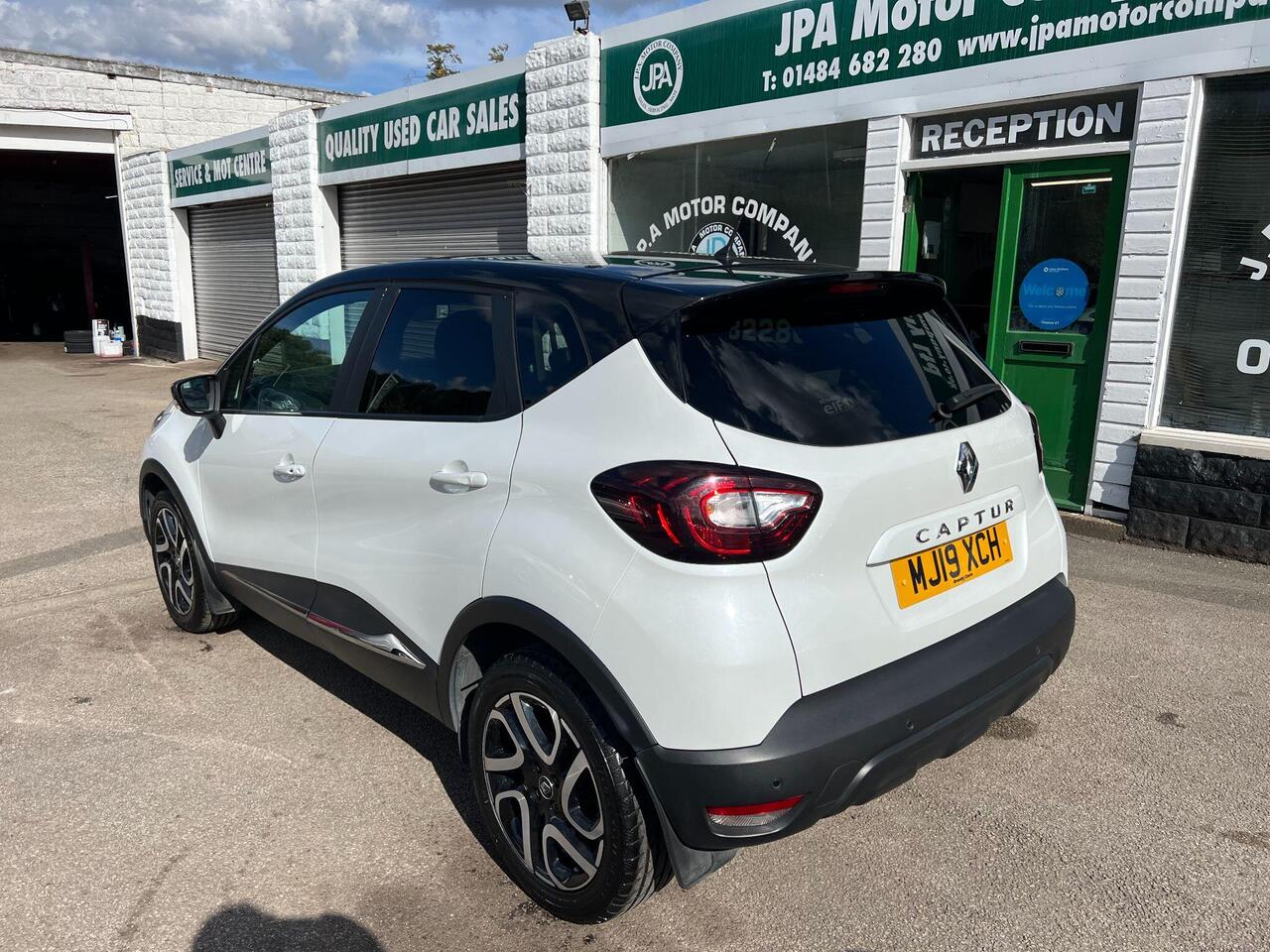 Renault Captur 1.5 dCi ENERGY Iconic SUV 5dr Diesel Manual Euro 6 (s/s) (90 ps)