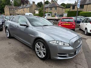 Jaguar XJ 3.0D V6 Premium Luxury Saloon 4dr Diesel AUTO EURO 5 (s/s) (275 PS)