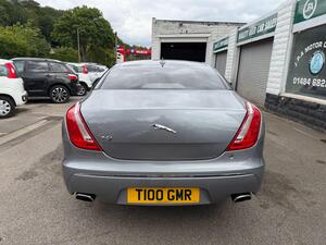 Jaguar XJ 3.0D V6 Premium Luxury Saloon 4dr Diesel AUTO EURO 5 (s/s) (275 PS)