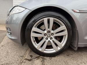 Jaguar XJ 3.0D V6 Premium Luxury Saloon 4dr Diesel AUTO EURO 5 (s/s) (275 PS)